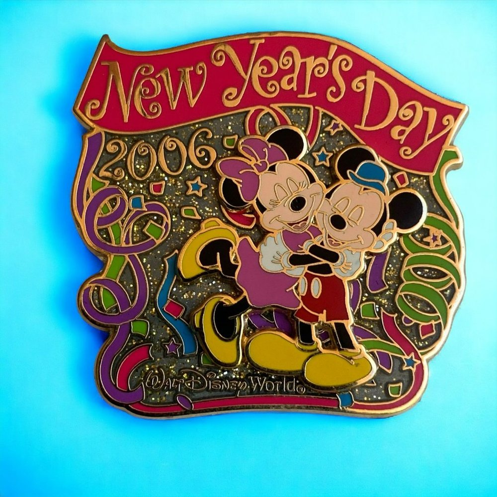 DIsney Pin - New Year's Day 2006 (Mickey & Minnie) - LE of 7500 from 2006